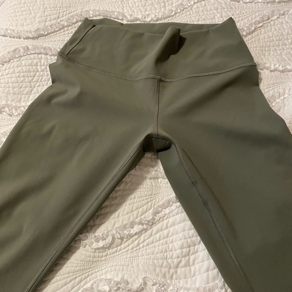 Just wore once, nothing wrong with it just too small for me - Picture 4 of 5